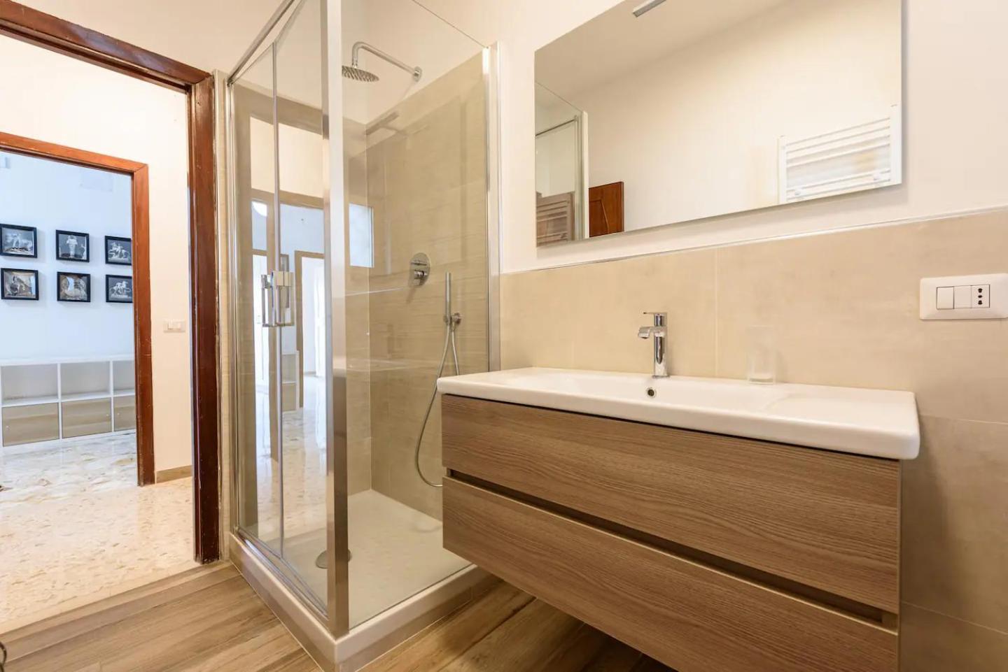 Appartement 2br Per 5 Con Patio Privato - Vicino Centro Naples
